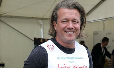 Jarek Jakimowicz daje popis i zrywa tęczowa flagę z okna! Przez jego zachowanie restauracja ma kłopoty