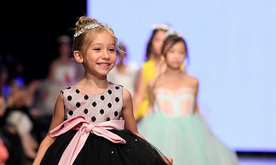 Moda dziecięca: stylowe zestawy dla dziewczynek na ważne okazje i imprezy rodzinne!