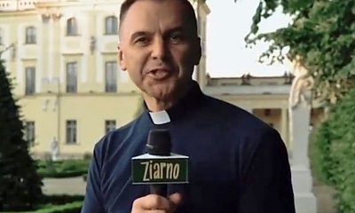 Ksiądz z Białegostoku składał niemoralne propozycje. Internet komentuje memami!