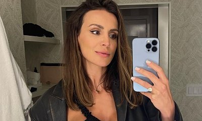 Prawie naga Sara Boruc pręży się przed lustrem. Sporo odsłoniła! Fani: "Jaka gorąca figura... I to po trójce dzieci!"