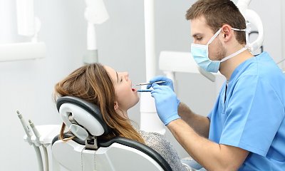 "Panicznie boję się dentysty! Wolę rodzić dzieci, niż siadać na dentystycznym fotelu"