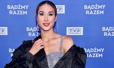 Ida Nowakowska w białym kombinezonie z głębokim dekoltem na pokazie Violi Piekut. Nie wszystko poszło zgodnie z planem...