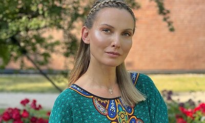 Wakacyjna trasa dwójki 2022: Joanna Moro w trzech różnych sukienkach! Jednak to nie stylizacje wzbudziły emocje...
