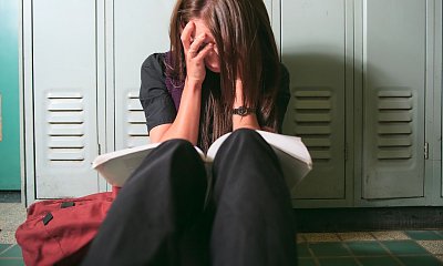 „Mam już 17 lat, a moja rodzina nie zgadza się, żebym spotykała się z Łukaszem… Tylko dlatego, że jest starszy o 20 lat!”