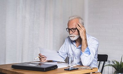 72-latek z Gdańska stracił prawie milion złotych! Oszuści wykorzystali popularny sposób