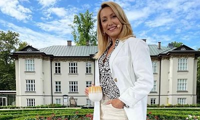Anna Kalczyńska bez makijażu! Ups! Spod bluzki widać prawie całą pierś dziennikarki!