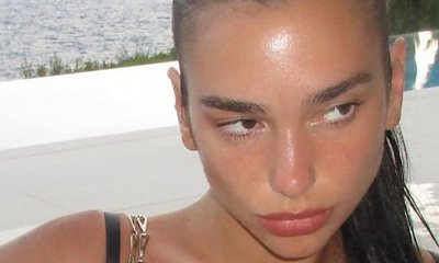 Dua Lipa zadaje szyku w Albanii? Obok tych stylizacji nie można przejść obojętnie!