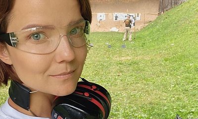 Joanna Jabłczyńska zadaje szyku w bardzo dziewczęcej, letniej sukience. To będzie hit tego lata?