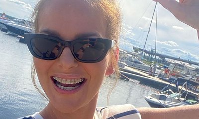 Paulina Sykut-Jeżyna pręży się na plaży w szalenie modnej sukience! Ktoś pisze: "Bardzo seksownie wyglądasz"
