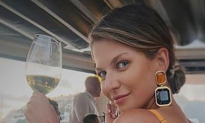 Anna Lewandowska i jej letni styl: sukienki z głębokimi wycięciami, topy, szorty i.... bikini! ZOBACZ!