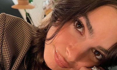 Emily Ratajkowski pokazuje nagi biust po ciąży! Widać, że karmiła piersią?
