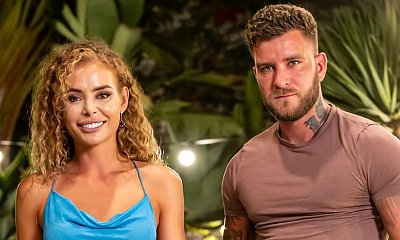 "Love Island": Karolina opuściła program w niebieskiej sukience. Nie miała na sobie majtek?