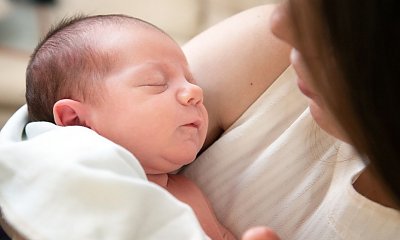 "Nie chce karmić dziecka piersią. Cały czas jestem krytykowana. Nie rozumie mnie nawet własna matka!"