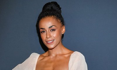Aleksandra Szwed zachwyciła w jasnej sukience na premierze filmu. Cóż za szyk i styl!