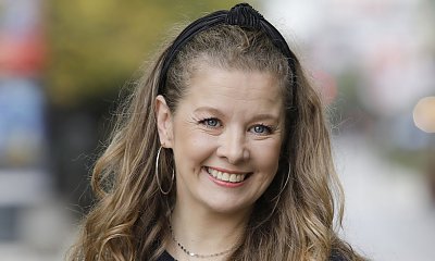 Anna Powierza wspomina sesję w "CKM": "Grafik zrobił ze mnie podróbę lalki Barbie z PRL-u". Zdjęcie na sedesie to hit