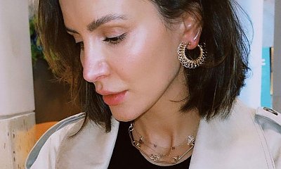 Sara Boruc eksponuje nogi w skórzanej mini. Ma na stopach niebotycznie wysokie buty!