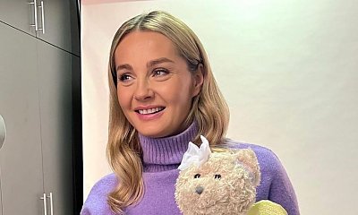 Małgorzata Socha zadaje szyku w obcisłej kreacji z rozcięciem na nodze. Biust zakrywa jej futerko! Dobrze wygląda?