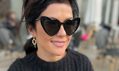 Katarzyna Cichopek odsłania nogi w modnej kreacji. Fani krytyczni: "Peselu nie oszukasz"