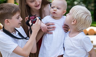 "Siostra ma trójkę dzieci i każde z innym... Wstyd aż komukolwiek powiedzieć. Zmarnowała sobie życie!"
