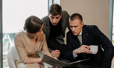 "Od lat kocham przyjaciela męża. Niedawno odeszła od niego partnerka, powinnam się ujawnić?"