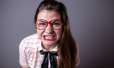 "Mój mąż chce, żebym upodobniła się do jego ulubionej aktorki. Zaczęło się od przefarbowania włosów..."