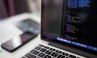 "Mam dość syna darmozjada. Ciągle siedzi w swoim pokoju i gra na komputerze"