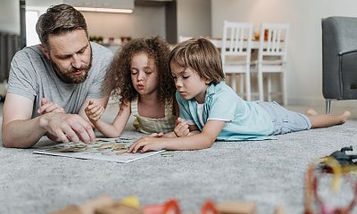 "Żona nie pozwala mi zajmować się dziećmi. Twierdzi, że sama zrobi wszystko lepiej"