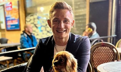 Jakub Rzeźniczak z posiniaczoną twarzą i opatrunkiem na nosie. Co się mu stało?
