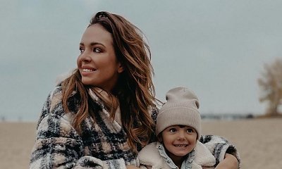 Anna Wendzikowska pręży się na plaży w bikini, a jej córka zabiega o atencję. Celebrytka żali się, że dziecko nie chce chodzić do przedszkola...