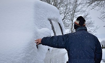 "Koledzy mówili, żeby nie zmieniać jeszcze opon. A teraz... Ratujcie w mordę jeża!"