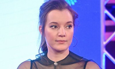 Metamorfoza Sanah. Wokalistka w mrocznej stylizacji swojej nowej piosenki oczarowała fanów. To nie Sanah. To Wiedźmin!