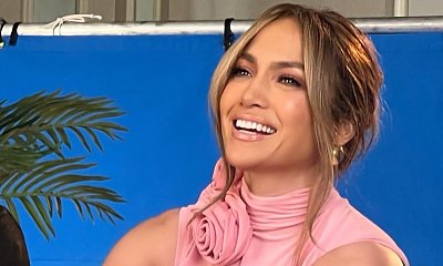 Jennifer Lopez w złotej sukni jak królowa! Jednak jeden element stylizacji był kompletnie nietrafiony...
