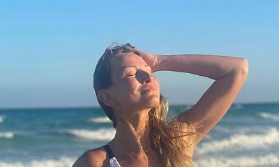 Joanna Moro niczym foczka wygrzewa się w słońcu. Fani: "Nie za mocno wycięty ten strój?"
