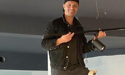 Marcin Hakiel na zimowych zdjęciach z ukochaną. Coraz śmielej ją pokazuje! Bawią się jak dzieci