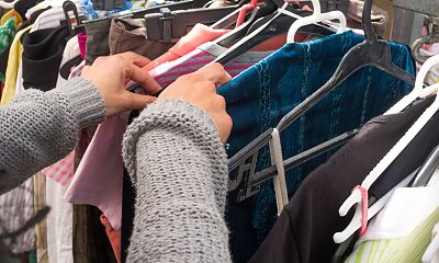 "Ubieram się w lumpeksach. Teściowa za każdym razem z tego szydzi i próbuje mi umniejszyć"