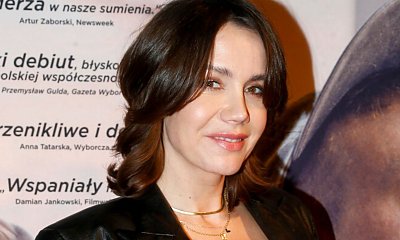 Olga Bołądź w zadziornej stylizacji. Brzuszek aktorki jest coraz bardziej widoczny, ale wszyscy i tak patrzą na buty
