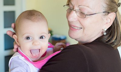 "Nie chcę, żeby teściowa zajmowała się naszą córką. Przegrzewa ją i karmi niezdrowym jedzeniem"