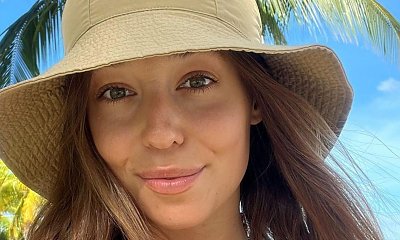 Izabella Krzan pozuje na egzotycznych wakacjach. Ktoś pisze: "Takie gacie są do bani"