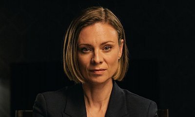 Magdalena Boczarska promienieje w czerwonej sukni maxi. Jednak jedna część stylizacji zniszczyła efekt...