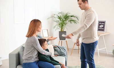 "Zawsze muszę pytać męża, czy mogę sobie coś kupić, a zarabiam więcej od niego"