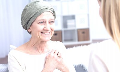 "Powinnam wspierać mamę w chorobie, ale sama jestem w rozsypce. Tak trudno mi patrzeć, jak gaśnie"