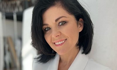Katarzyna Cichopek w krótkiej sukience i sportowych butach. Idealna stylizacja na co dzień?