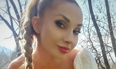Cleo pluska się w górskim potoku w skąpym stroju ludowym. Prawdziwa z niej Słowianka?
