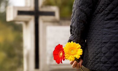 "Mój student wyłudza pieniądze na cmentarzu. Do czego ten świat zmierza?"