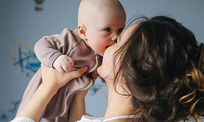 "Teściowa się obraziła, bo zabroniłam jej całowania mojego dziecka. Przecież to noworodek"
