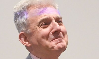Hubert Urbański przeszedł metamorfozę! Z brodą i z siwymi włosami wygląda jak... święty Mikołaj?
