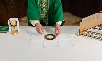 "Jestem księdzem, ale nie radzę sobie z pokusą. Dłużej tego nie zniosę"