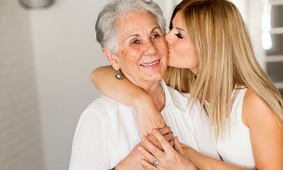 "Zabiorę babcie na wakacje jej marzeń. Ma 70 lat, ale wciąż jest pełna wigoru"