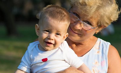 "Mama zażyczyła sobie pokaźną sumkę za opiekę nad wnukiem. Nie mam wyboru, muszę płacić"