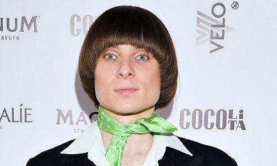 Ralph Kamiński sprzedaje klapki ze swoim wizerunkiem. "Pójdę w tych laczkach do ślubu" - pisze fanka. Aż tak ładne?